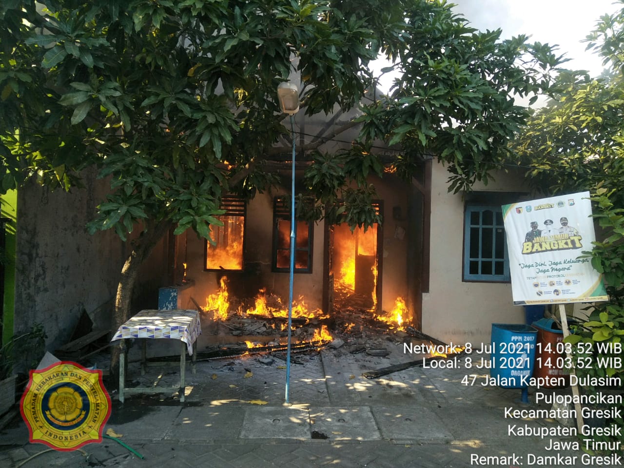 Masak Ditinggal Penghuninya, Rumah di Sidorukun Gresik Terbakar