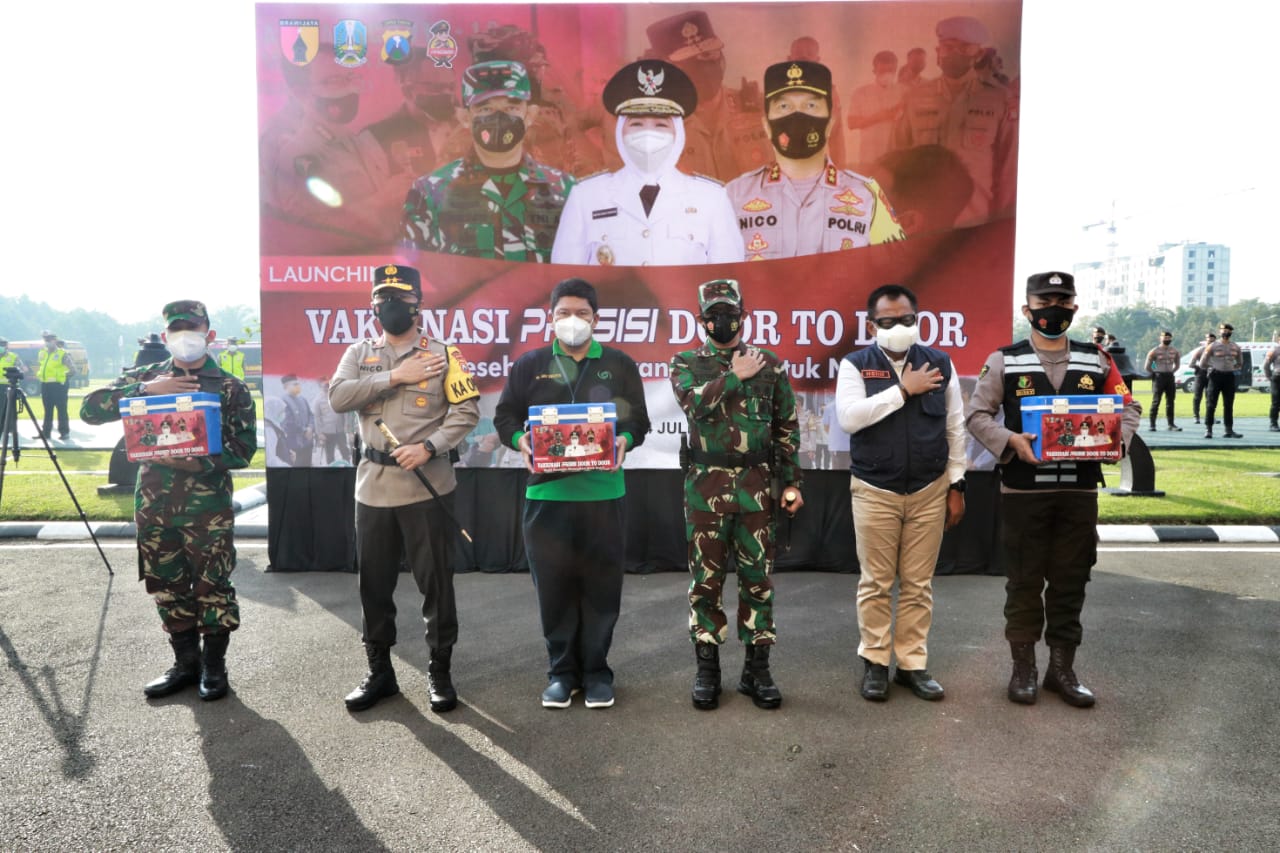 Cara Polri Percepat Vaksinasi di Jatim, 29 Ambulance Dilepas Sasar Masyarakat