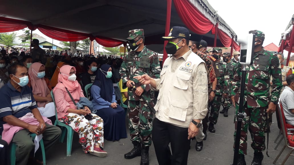 Danrem 081 DSJ Apresiasi Antusiasme Masyarakat Tulungagung dalam Vaksinasi Covid-19
