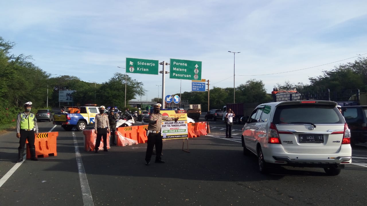 Pengendara Kelimpungan, Exit Tol Sidoarjo dari arah Surabaya Ditutup Sampai PPKM Darurat Berakhir