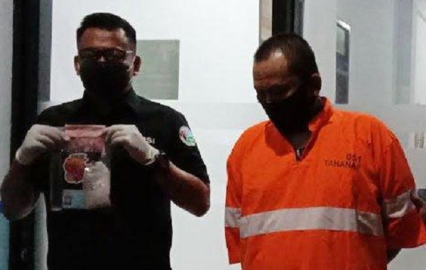 Kurir Narkoba Kota Malang Ngaku Dibayar Rp 2 Juta Untuk Kirim 1 Ons Sabu dan Incip Gratis