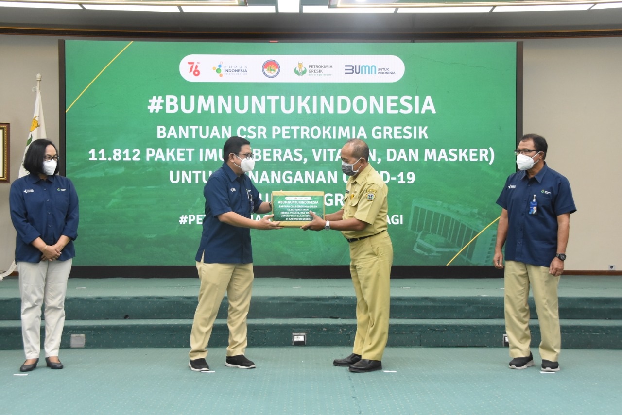 Bantu Warga Sekitar Perusahaan, Petrokimia Gresik Bagikan 11.812 Paket Imun