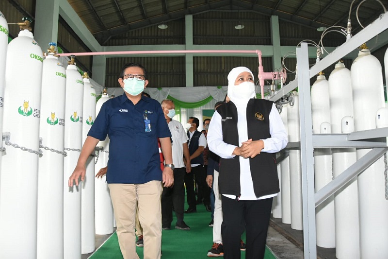 Gubernur Jatim Terima Bantuan 31 Ton Oksigen Cair Dari Petrokimia Gresik dan Satgas Bencana BUMN