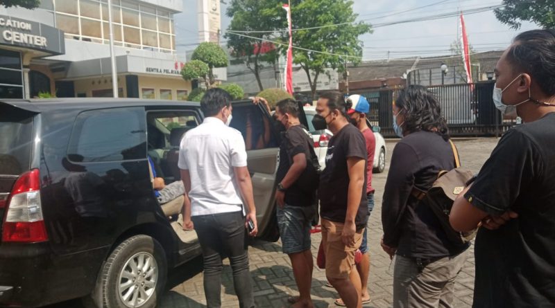 Karyawati Salon Kecantikan di Kediri Tewas Bersimbah Darah, Suaminya Ditangkap Polisi