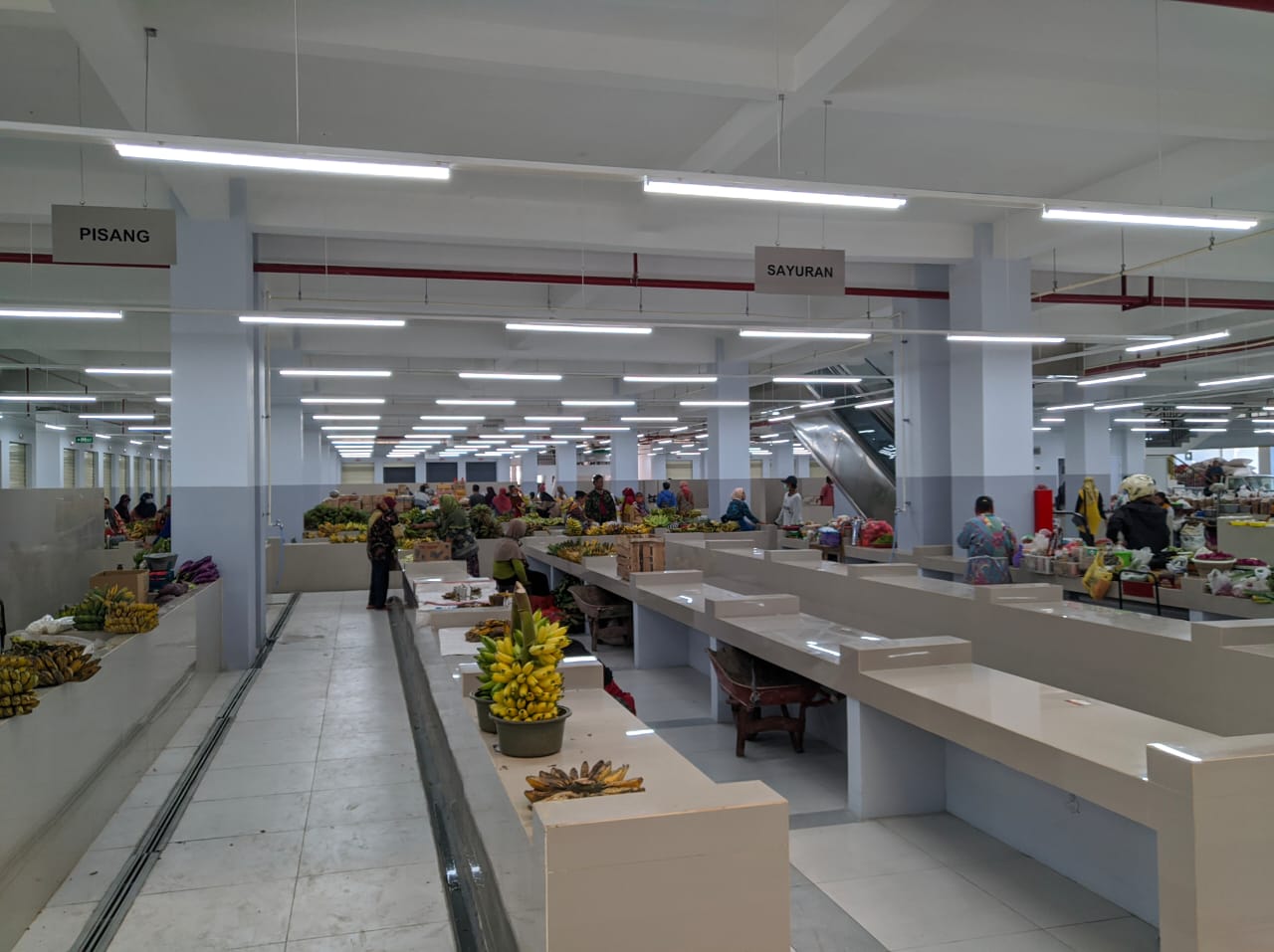 Pasar Legi Ponorogo Kembali Dibuka, Kini Dilengkapi Eskalator