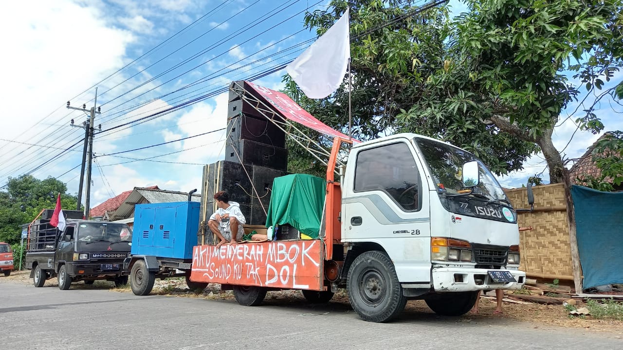 Kibarkan Bendera Putih Untuk PPKM Level 4, Pelaku Usaha Sound System Ngawi Menyerah