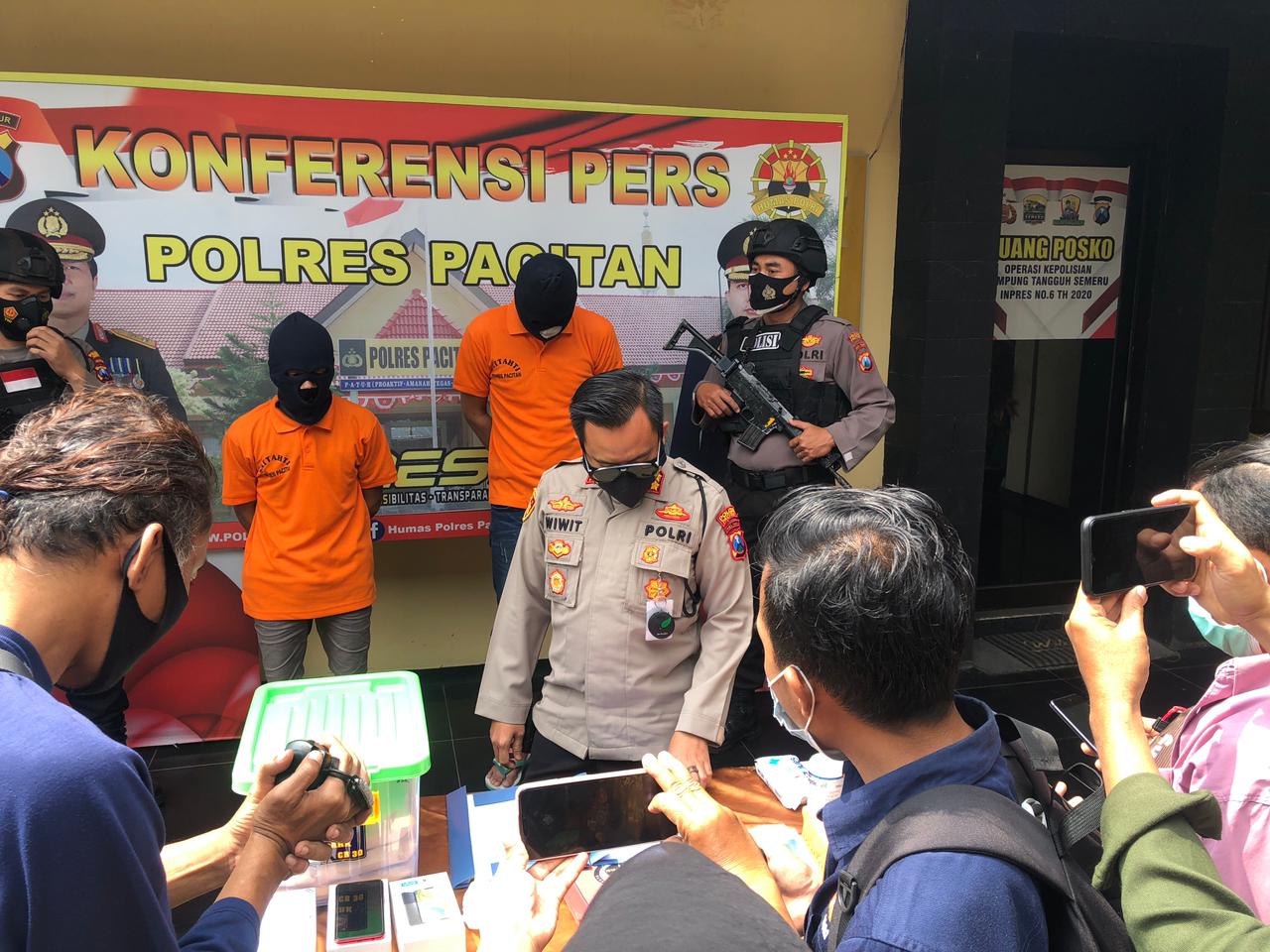 Pagar Makan Tanaman, Pemuda Pacitan Garong Motor dan HP Teman Sendiri