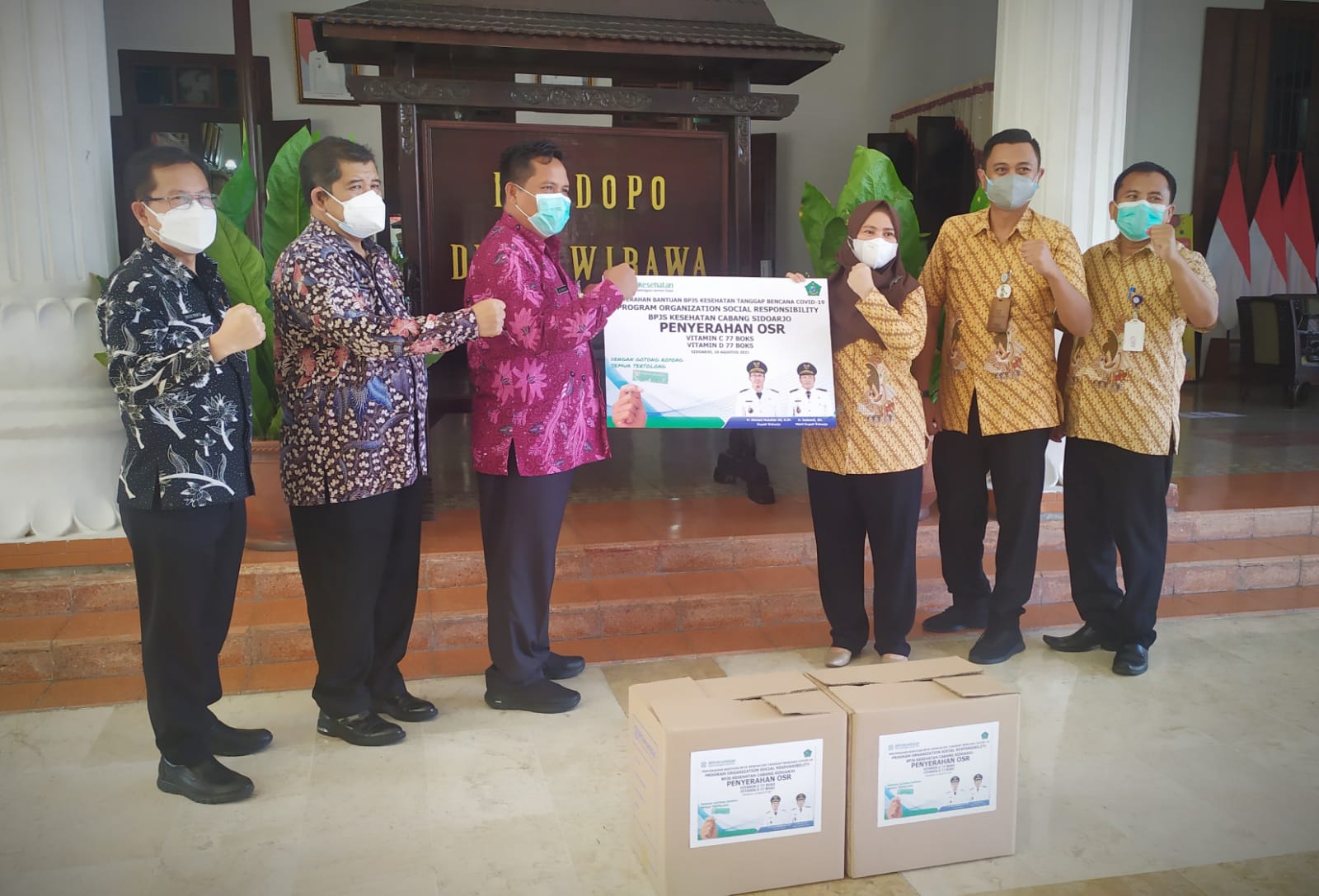 Tanggap Bencana Covid-19, BPJS Kesehatan Sidoarjo Salurkan Paket Vitamin