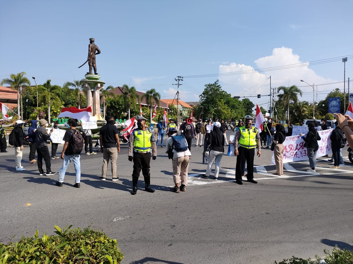 Gelombang Penolakan Perpanjang PPKM Terjadi di Tuban