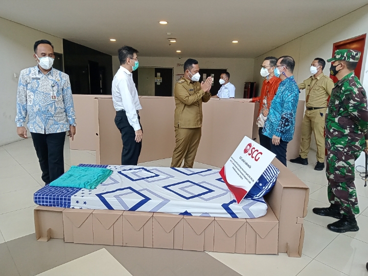 Dapat Sumbangan 500 TT, Bupati Ajak Pasien Covid-19 Boyongan ke Tempat Isoter di Gejos