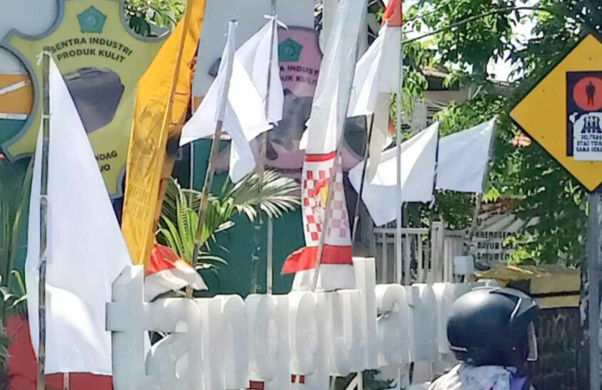 Pemasangan Bendera Putih di Sentra Kerajinan Kulit Tanggulangin, Ketua Intako Angkat Bicara