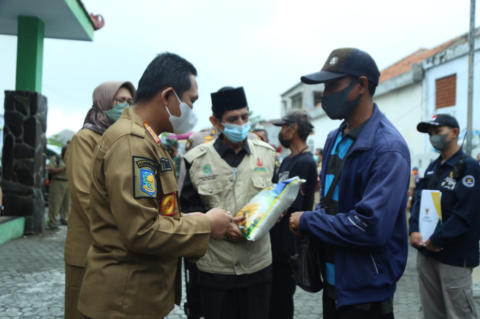 Bantuan Masyarakat Terdampak PPKM se-Kabupaten Lumajang Telah Disalurkan