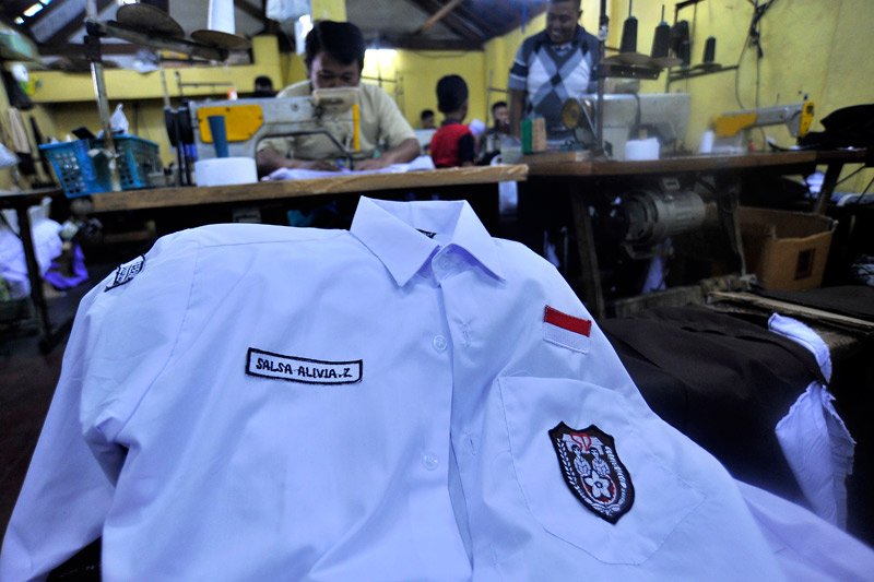 Fantastis! Harga Paket Seragam Pelajar SMPN 4  Gresik Tembus Rp 1 Juta