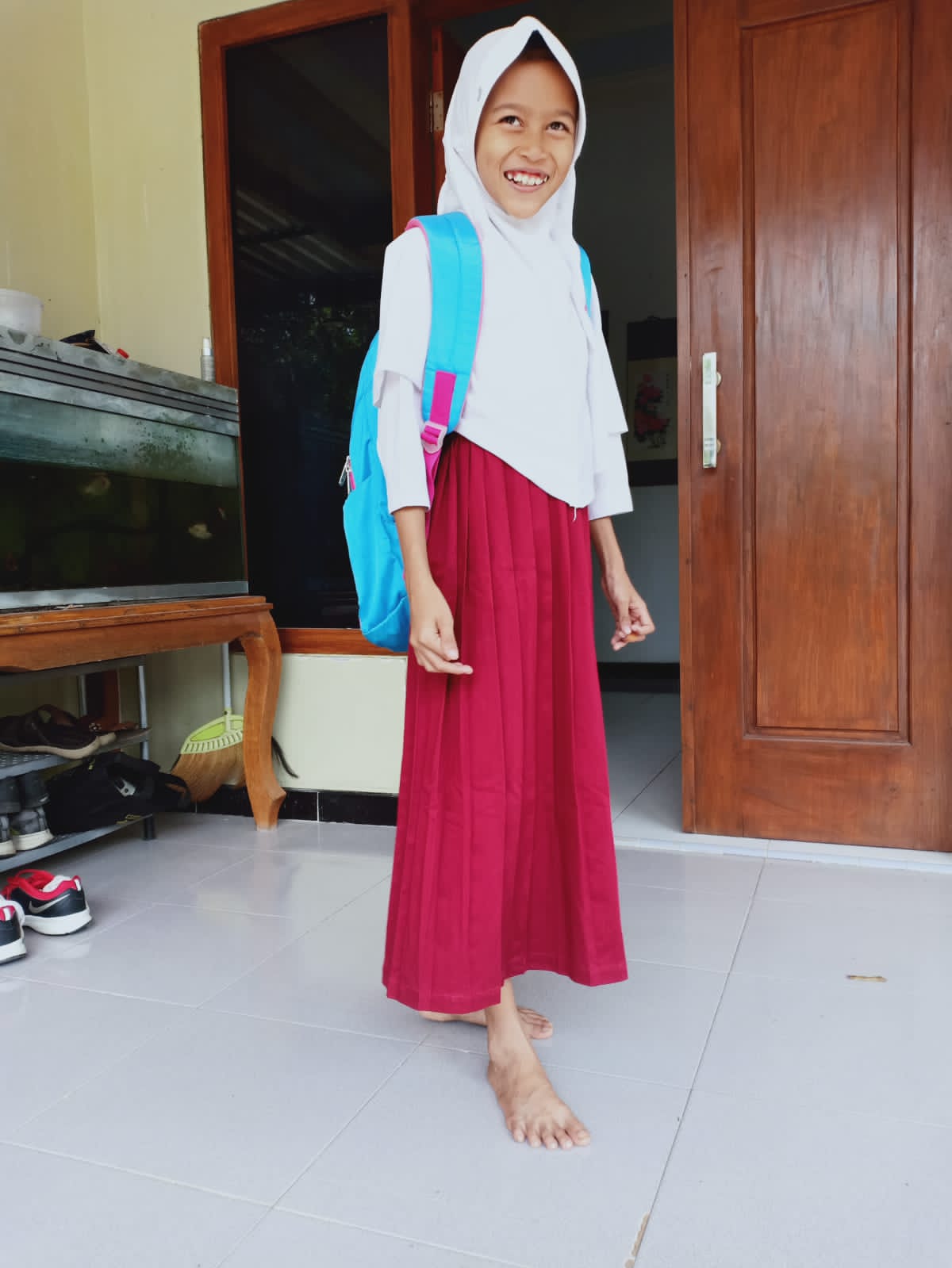 Lama Tak Dipakai, Saat Hendak PTM Ternyata Seragam Pelajar di Ponorogo Ini Sudah Kekecilan