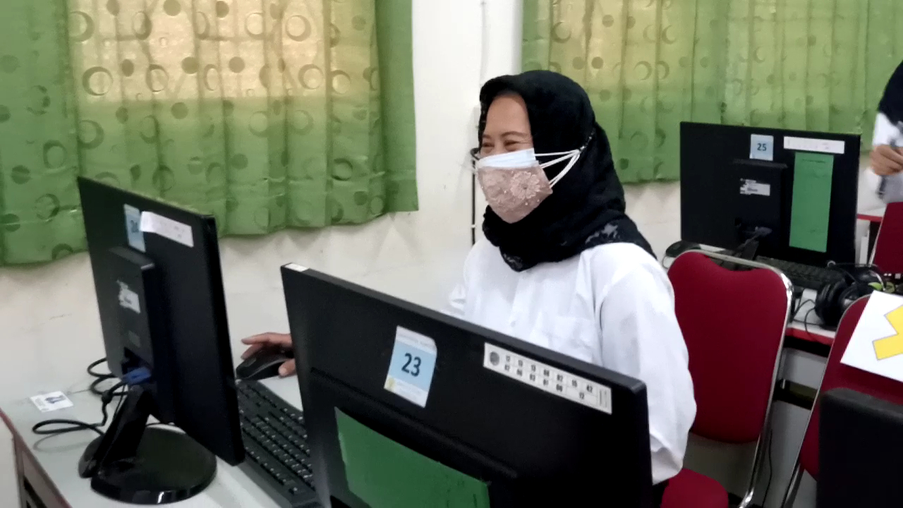 Hampir Pensiun, GTT Senior di Tulungagung Ini Masih Semangat Mengikuti Tes P3K