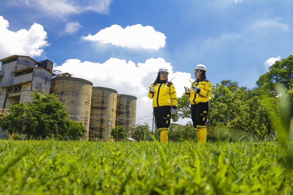 Terpilih Lagi, SMGR Dapat Penghargaan Sebagai Outstanding Company 2021