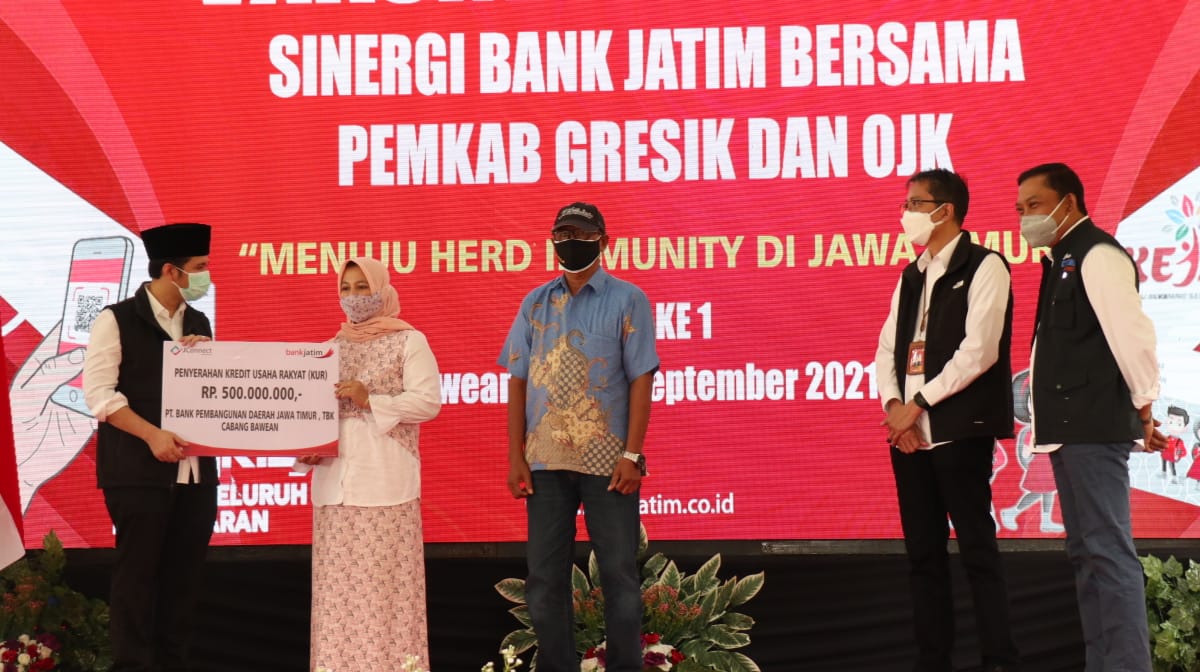 Bantu Kendalikan Pandemi Covid-19, Bank Jatim Gelar Vaksin Hingga Pulau Bawean