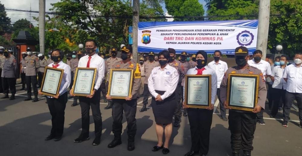 Polres Kediri Kota Terima Penghargaan Dari Kornas TRCPPA