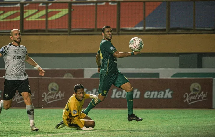 Menang 3-1, Aji Santoso Akui Laga Melawan Tira Persikabo Cukup Berat
