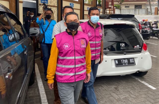 Kejaksaan Tahan Dua Tersangka Dugaan Korupsi Pengadaan Lahan SMAN Batu