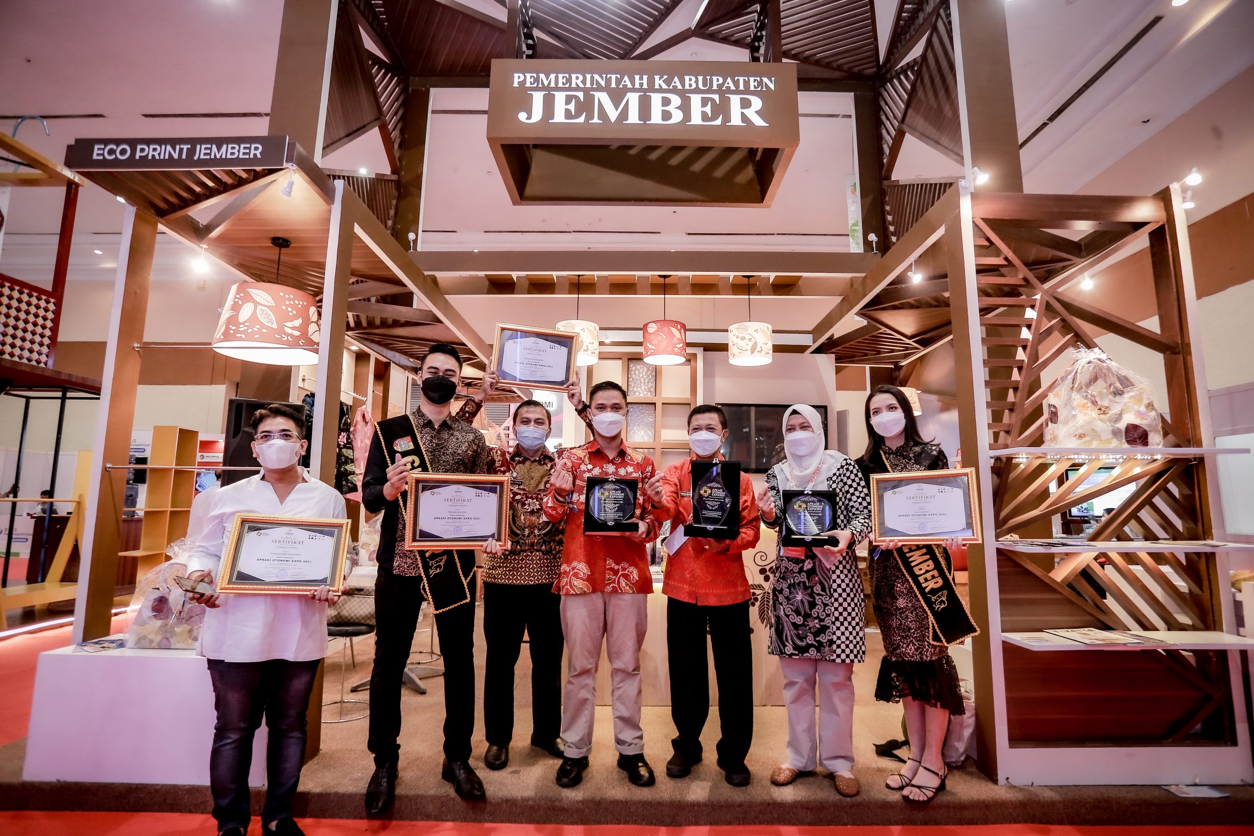 Booth Jember Raih Predikat Terbaik AOE 2021, Dari Paling Laku Sampai Paling Banyak Dikunjungi Publik Figur