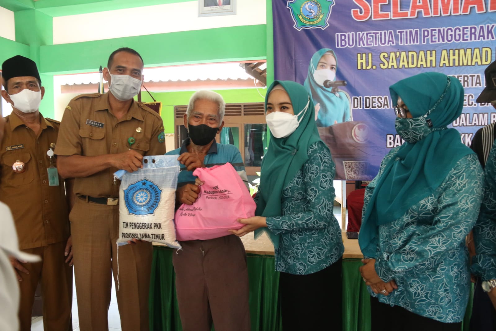 Usai Bagikan 3 Ribu Paket Sembako, Istri Wabup Sidoarjo Kawal Program Kurma