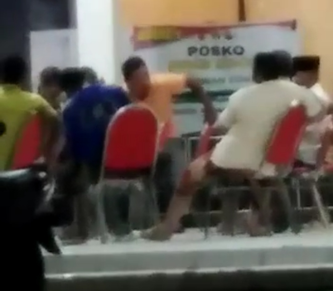 Dinilai Otoriter dan Naikkan Pungutan Tambang, Warga Sekapuk Demo Kades Miliader