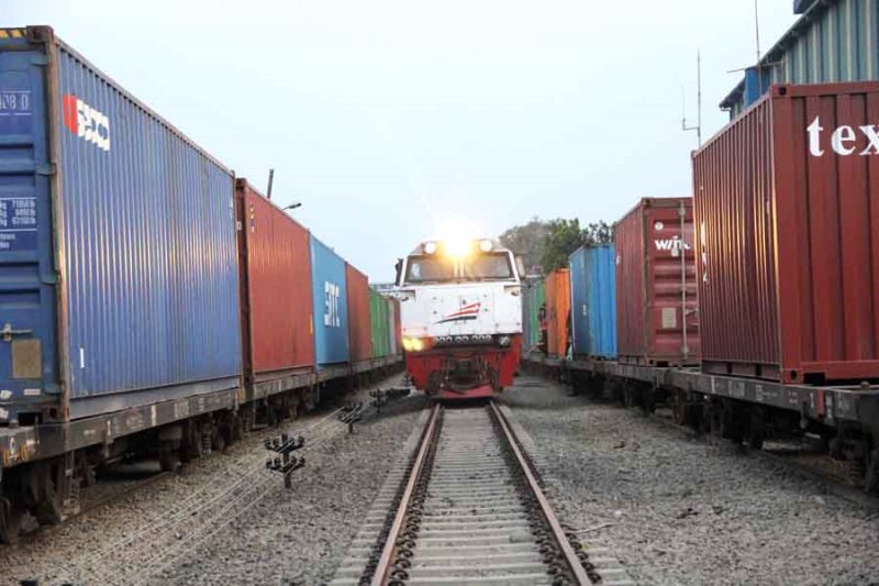 KAI Operasikan KA Logistik dari Stasiun Indro Mulai Hari Ini