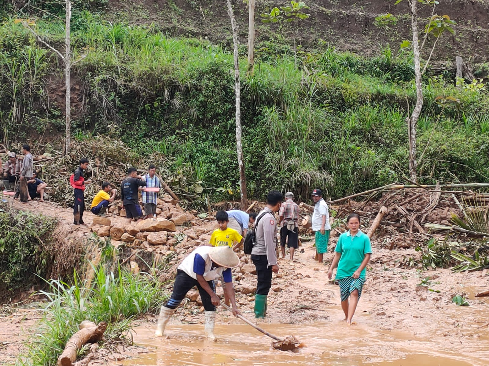 Tanah Longsor di Ponorogo, 8 KK Mengungsi