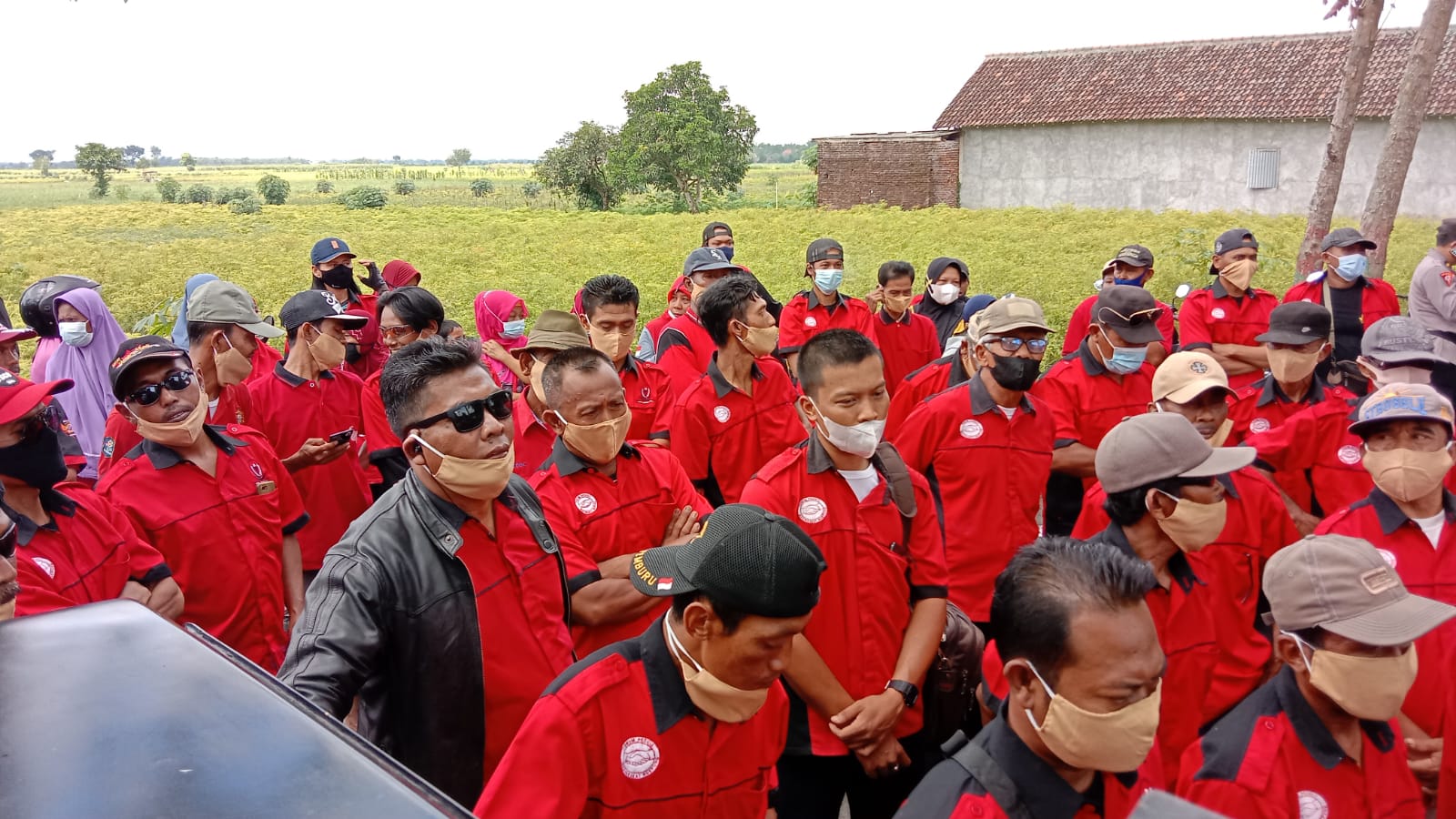Aktifis Desa Ngepung Demo di Kantor Kecamatan Patianrowo Nganjuk