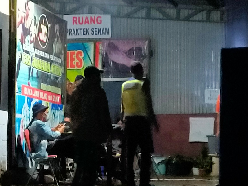 Buat Bising Warga, Live Music "Cadas" di Kafe Diobrak Polisi