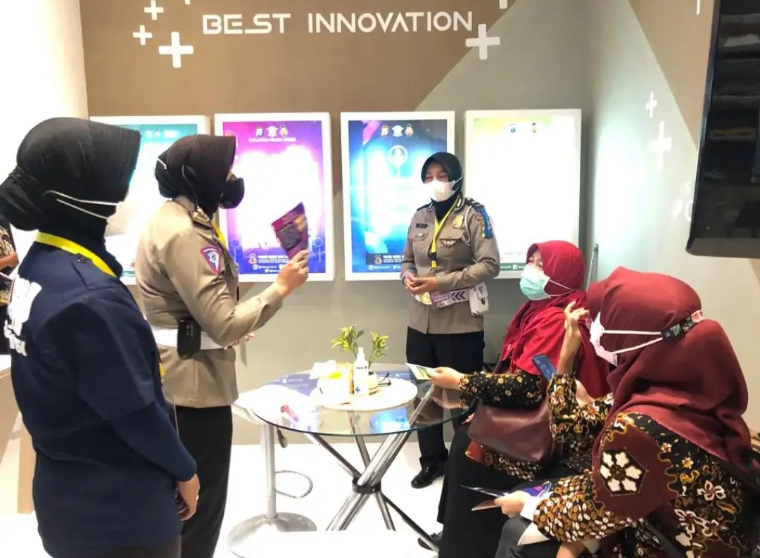 Polres Gresik Gelar Operasi Zebra Semeru di Mall dan Pasar Ingatkan Protokol Kesehatan