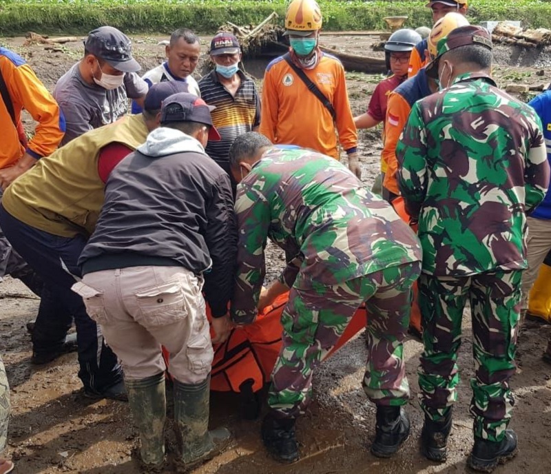 Petugas Temukan Tiga Jenazah Korban Banjir Bandang di Batu