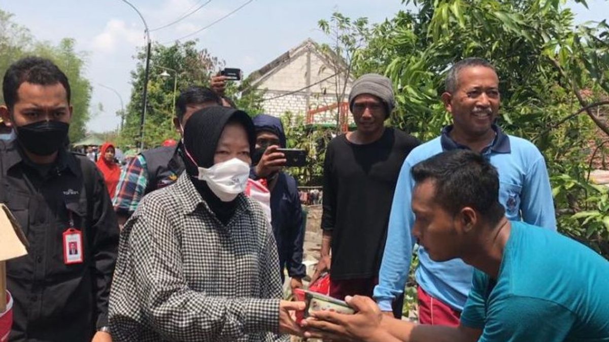 Mensos Risma Tuding Pemkab Gresik Kurang Jeli dan Sensitif Hadapi Bencana