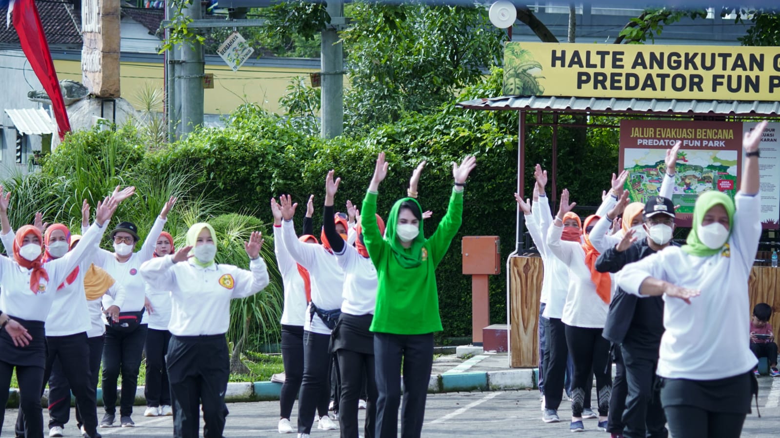 Hadiri Sosialisasi Senam Perwosi, Arumi Bachsin Ikut Peragakan Gimnastik Terbaru
