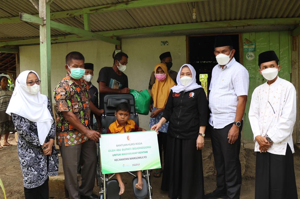 Bupati Bojonegoro Resmikan Gedung MWC NU, Serahkan BPNT-D Serta Sertifikat PTSL