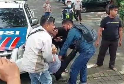 Menegangkan, Terjadi Tembakan Saat Polisi Ringkus 4 Penjahat di Perempatan Taman Dayu