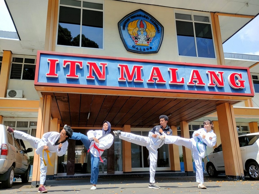 Tiga Mahasiswa ITN Malang Raih Emas Takwondo Kerjuprov Jatim