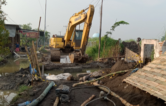 Semburan Gas di Desa Banjarasri Tanggulangin Sidoarjo Membuat Warga Panik