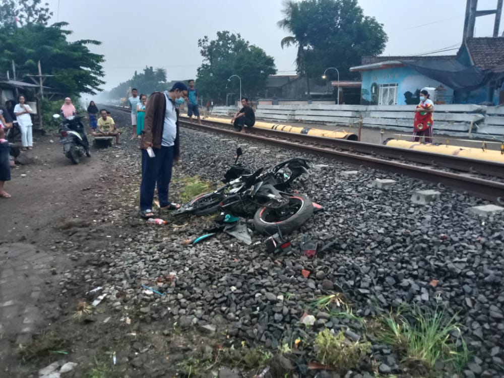 Perlintasan KA Tanpa Palang Pintu di Sidoarjo Kembali 'Makan' Korban