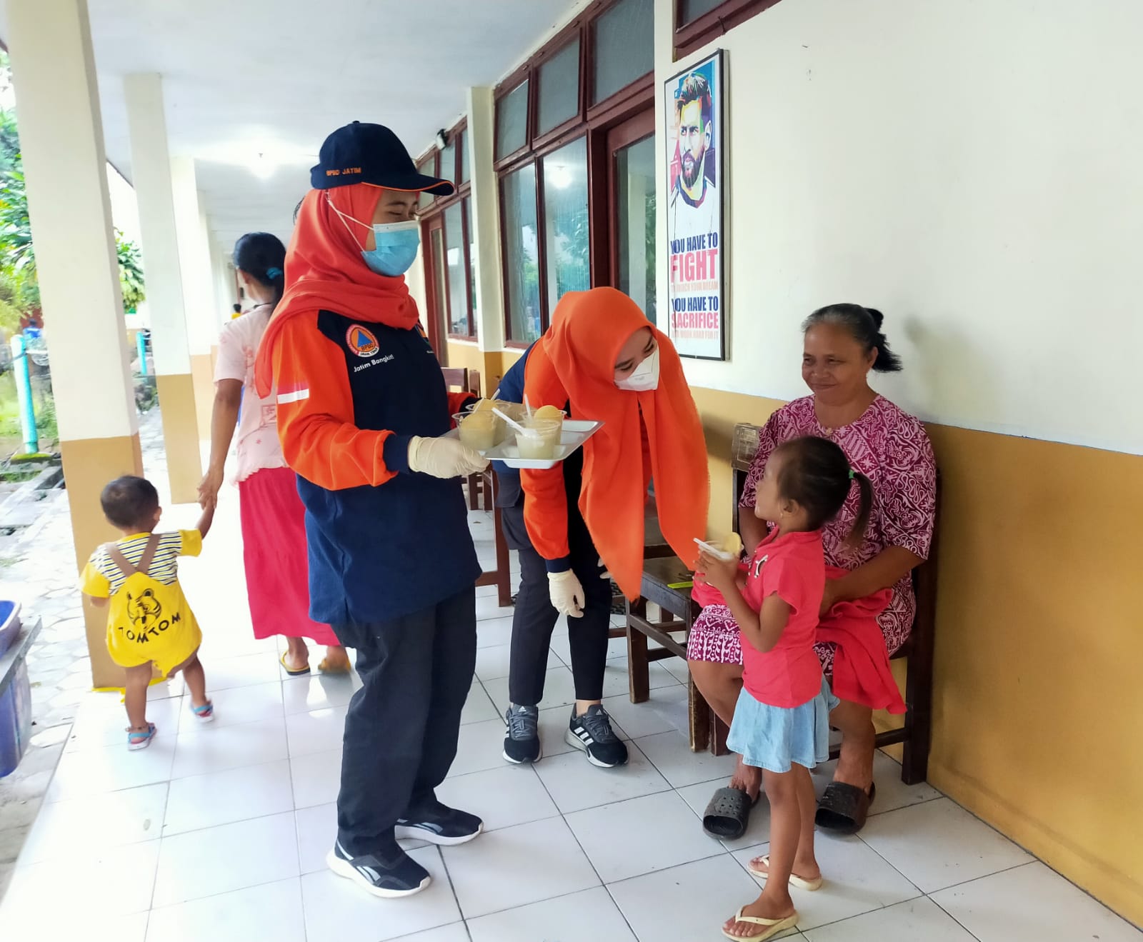 Pemprov Jatim Bangun Dapur Umum Khusus Anak dan Balita di Pengungsian Semeru