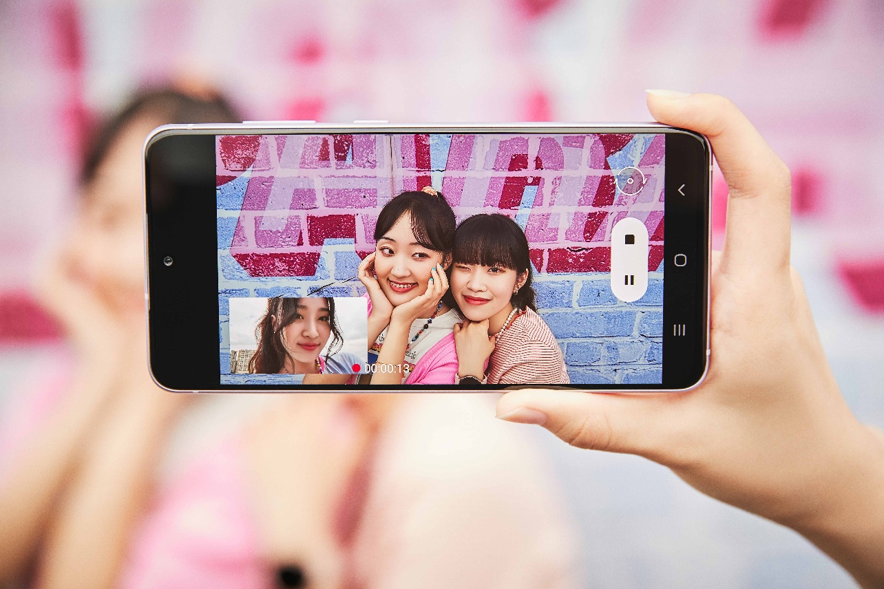 Triple Pro Grade Camera Buat Konten Video Reels dan TikTok Kamu Unik