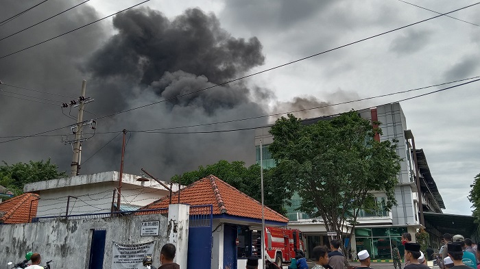 Pabrik Sepatu dan Sandal di Sidoarjo Terbakar Lagi