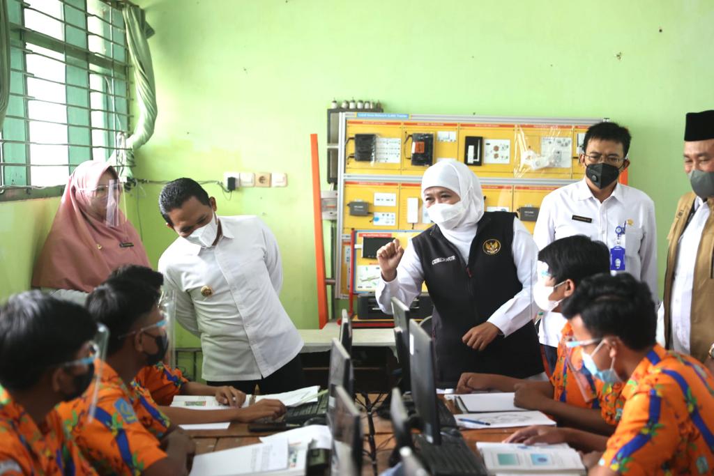 PTM di Lumajang Pakai Sistem 2 Shift 50% : 50%