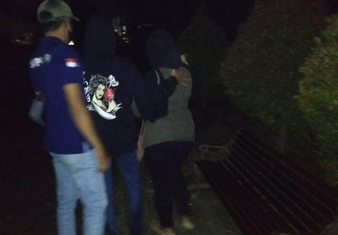 Pacaran di Alun-alun Bangil, Empat Pasangan Kekasih ini Digaruk Satpol PP