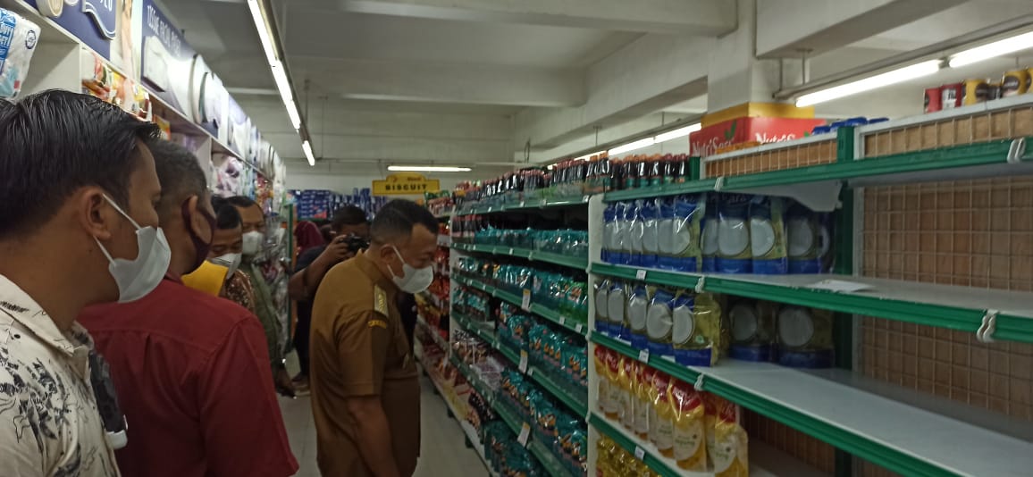Pasca Gelar Operasi Pasar Minyak Goreng Hingga Ricuh, Bupati Sugiri Akhirnya Turun