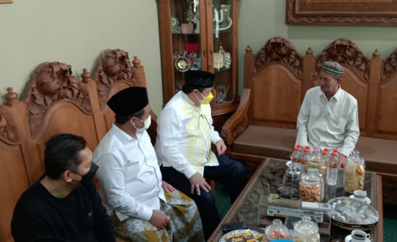 Ketua Umum Partai Golkar Airlangga Hartarto Sowan Gus Ali Minta Doa Restu