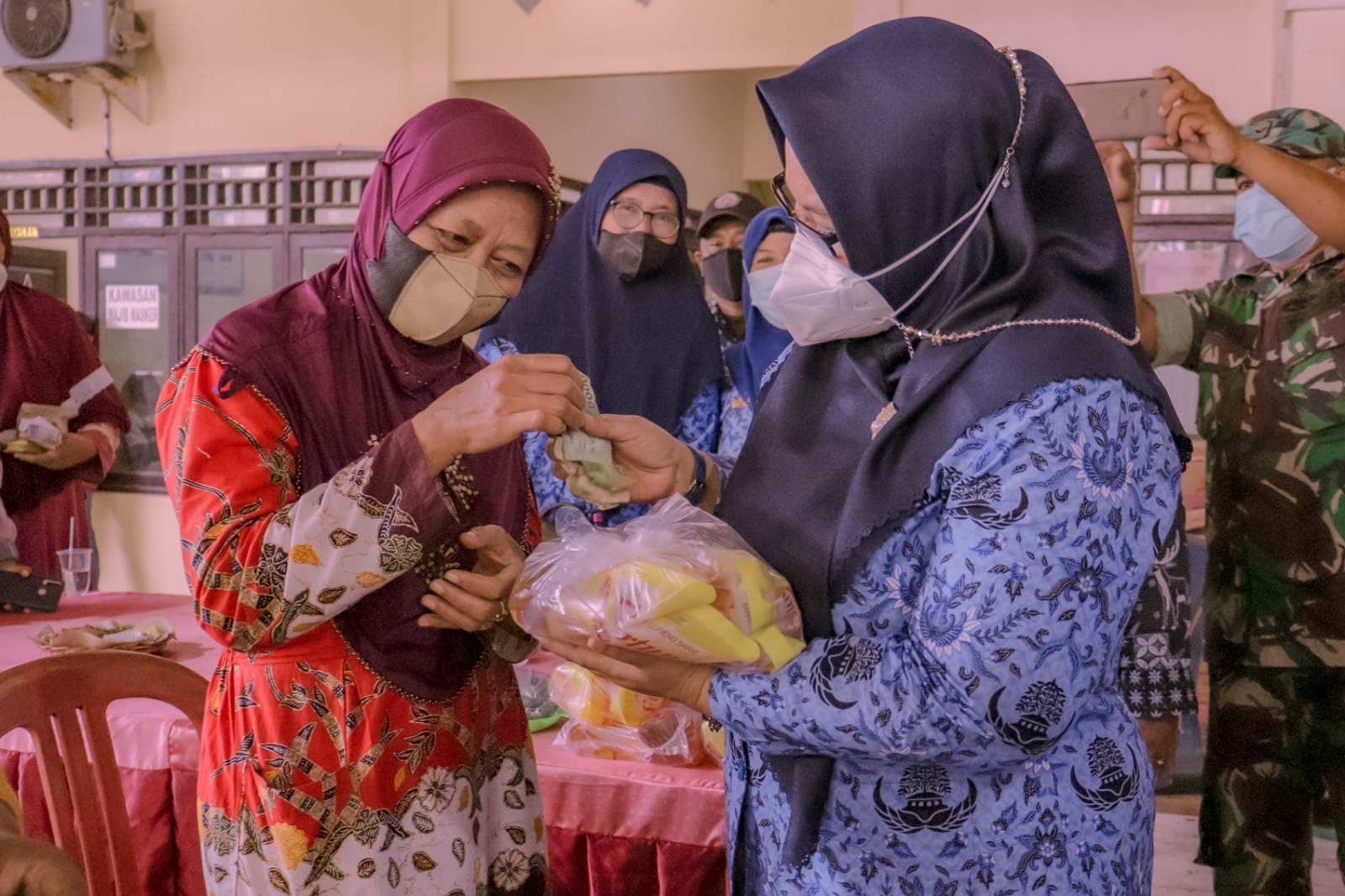 Pemkab Gresik Gelar Operasi Pasar Minyak Goreng Murah di Kecamatan Benjeng