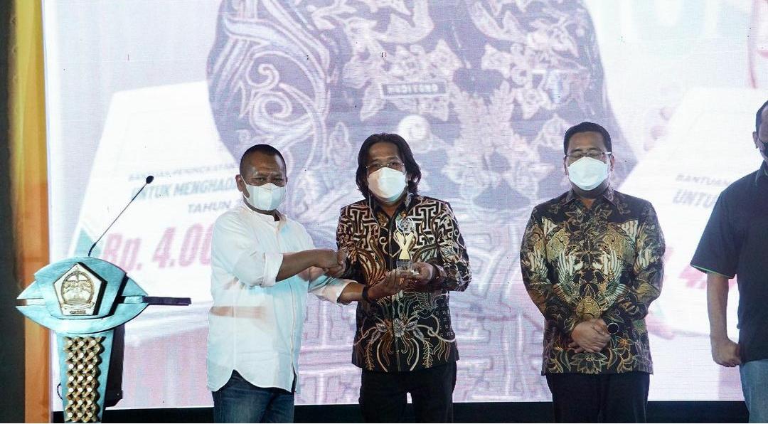 Kontribusi Bidang Olahraga, Sejumlah Tokoh di Jatim Terima Penghargaan Siwo Award 2022