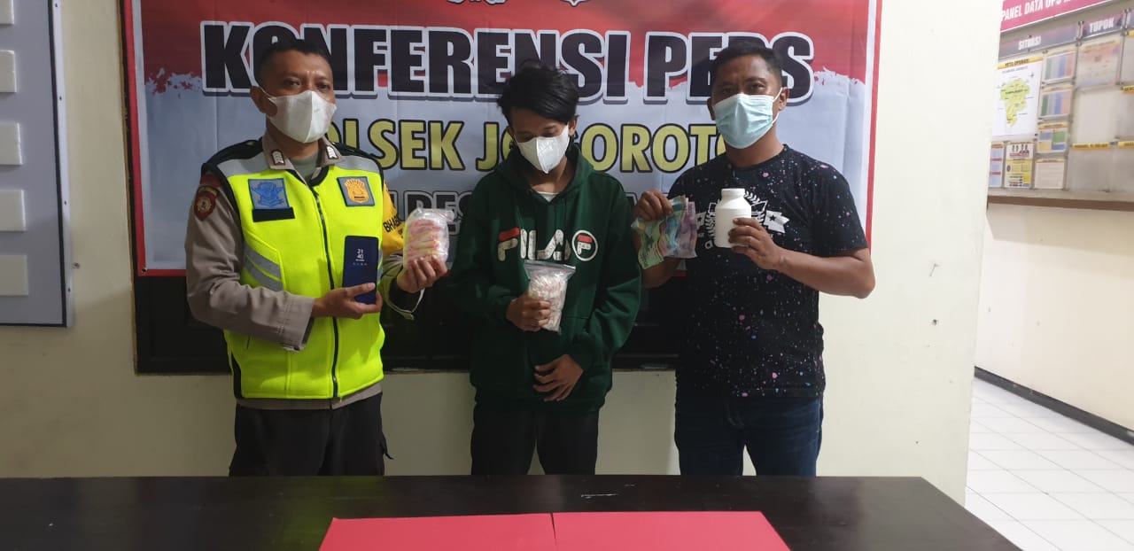 Edarkan Ribuan Pil Koplo, Pemuda Asal Tambar Jombang Digelandang Polisi